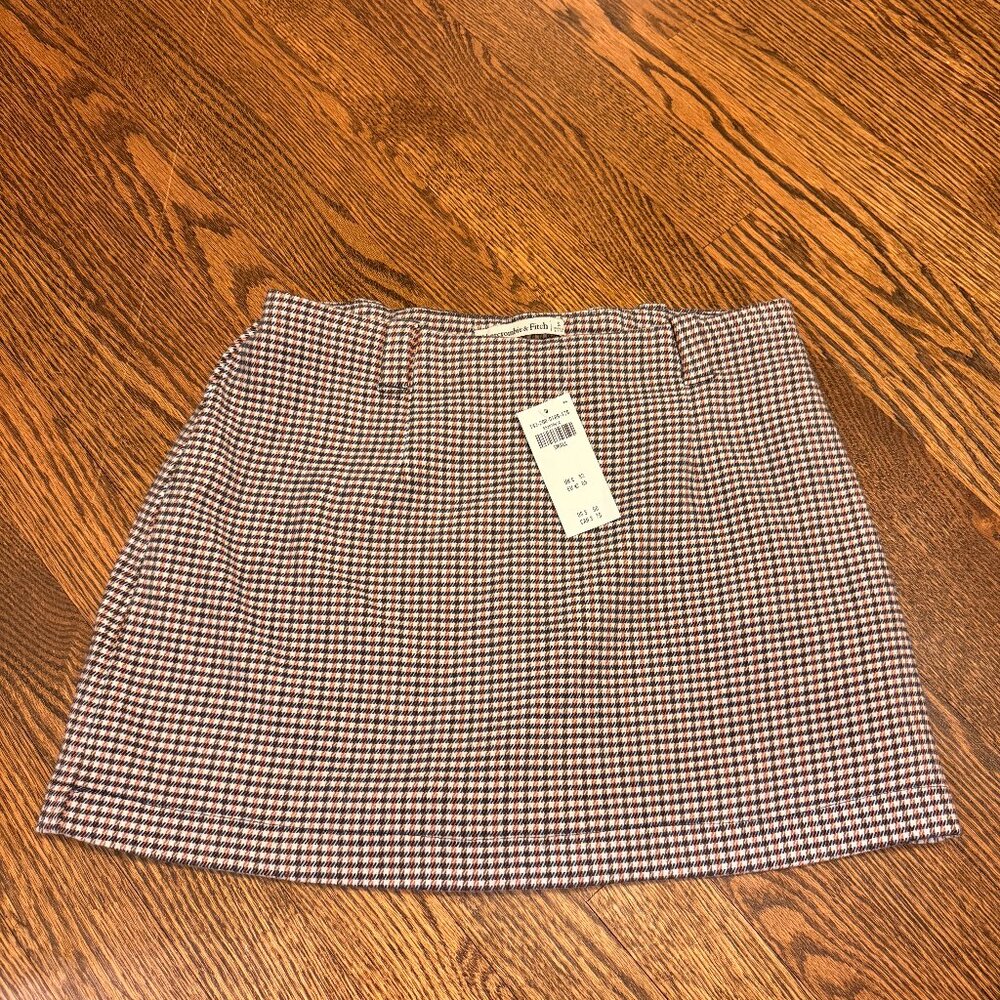 NWT Abercrombie & Fitch Clean Menswear Plaid Skort Size S
